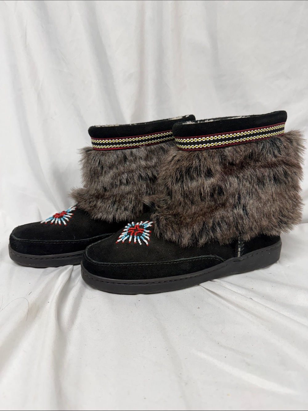 Minnetonka Brown Faux Fur Beaded Moccasin Boots